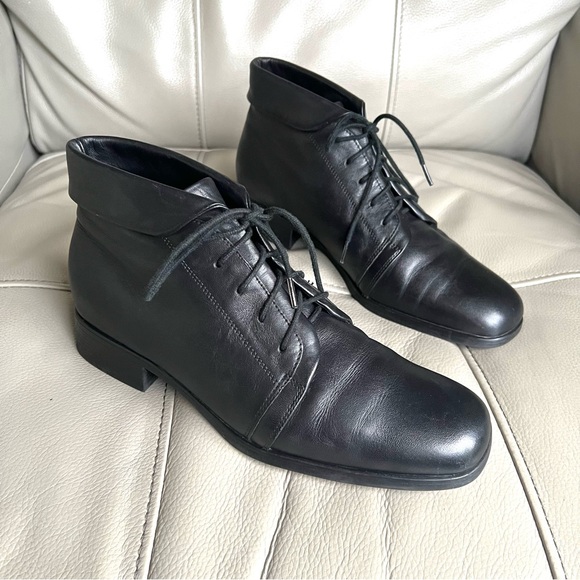 ST. JOHN'S BAY Black Leather Boots Sz 8.5 M Lace Up Ankle Y2K Retro Preppy Goth - Picture 15 of 15
